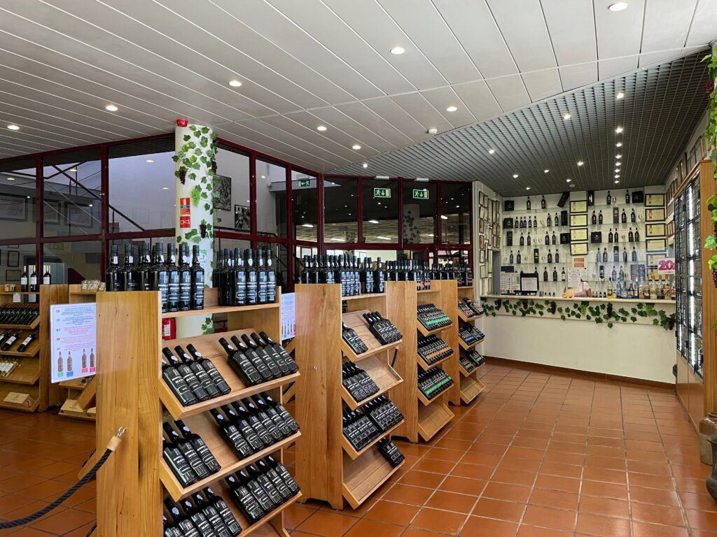 Wine shop at Henriques & Henriques