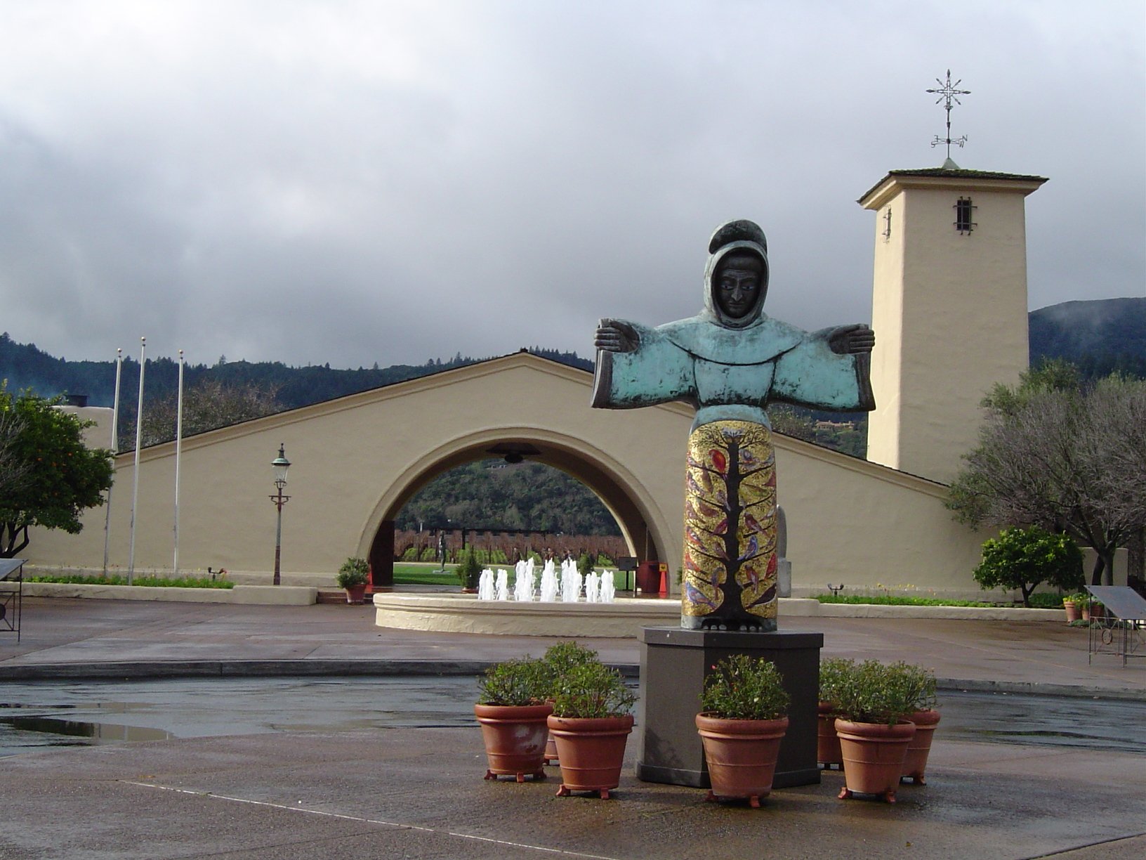 Robert_Mondavi_entrance_closeup